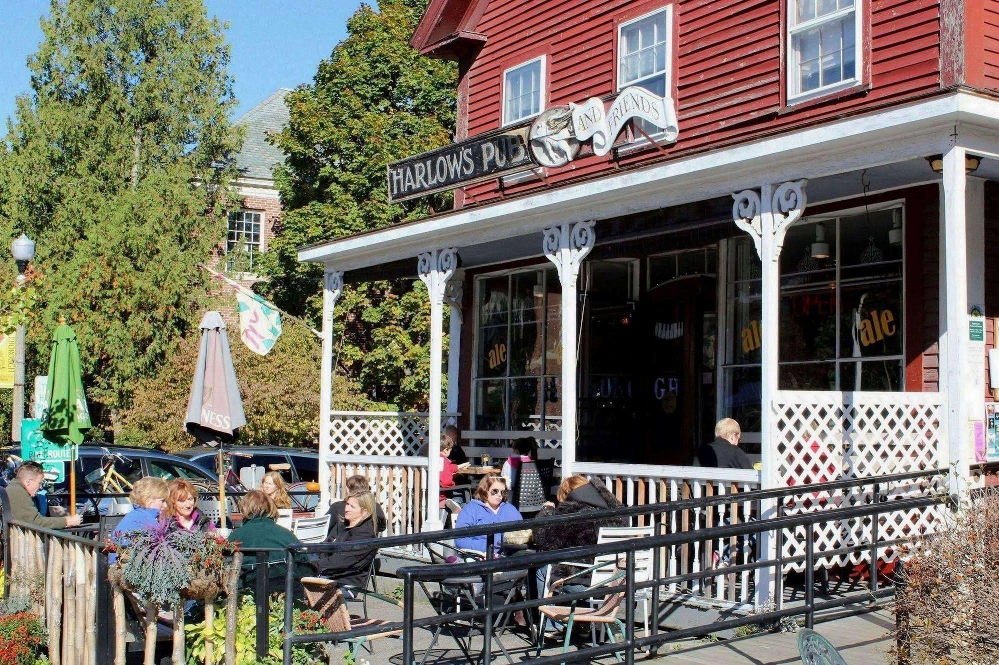 Riverhouse By Weekender Formerly Jack Daniels Inn Peterborough Exterior foto